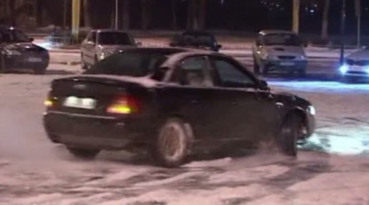 Senzaţii tari la Mamaia: DRIFTURI PE ZĂPADĂ